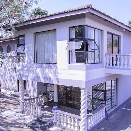 The Palace Guest House Harare Buitenkant foto