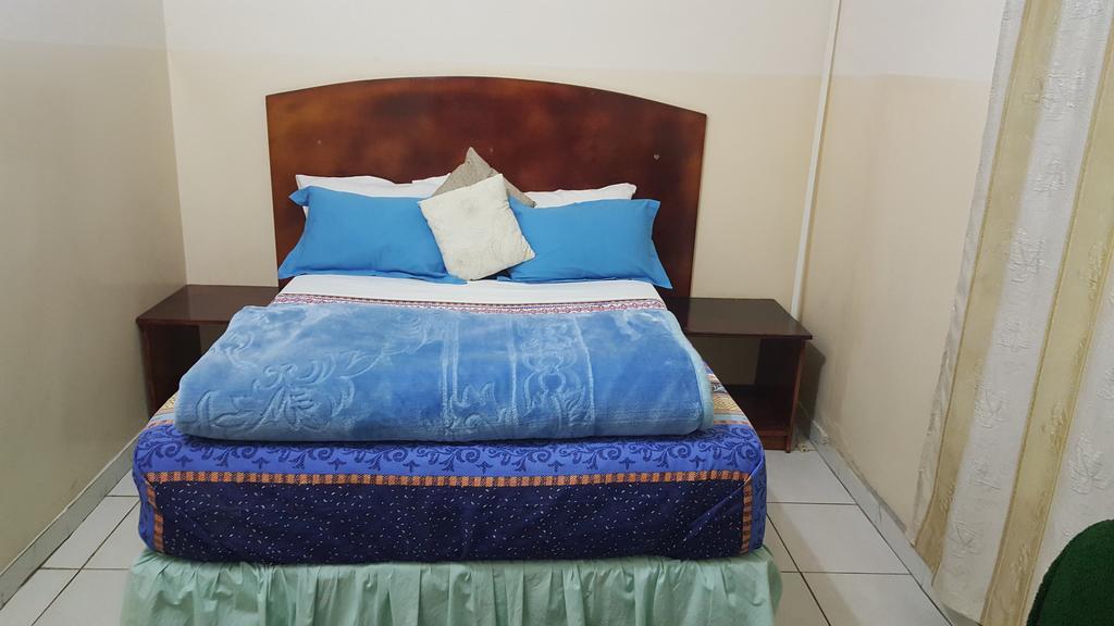 The Palace Guest House Harare Buitenkant foto
