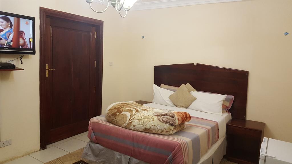 The Palace Guest House Harare Buitenkant foto