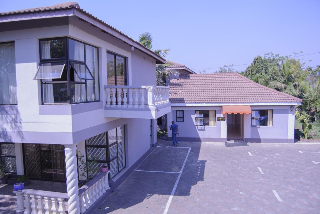 The Palace Guest House Harare Buitenkant foto