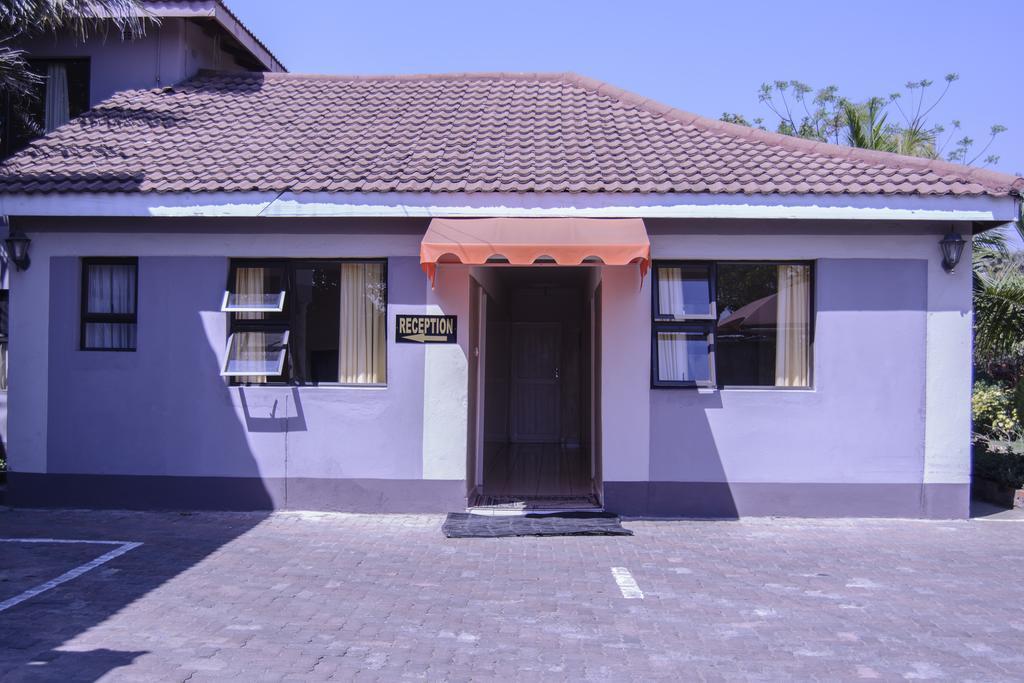 The Palace Guest House Harare Buitenkant foto