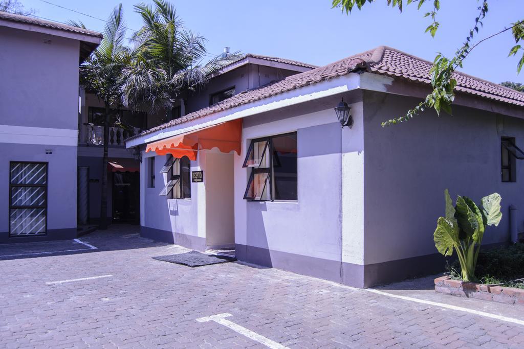 The Palace Guest House Harare Buitenkant foto