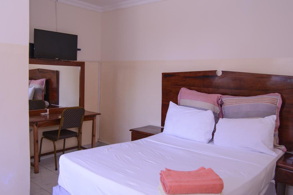 The Palace Guest House Harare Buitenkant foto