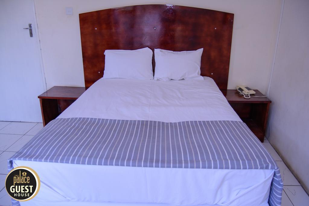 The Palace Guest House Harare Buitenkant foto