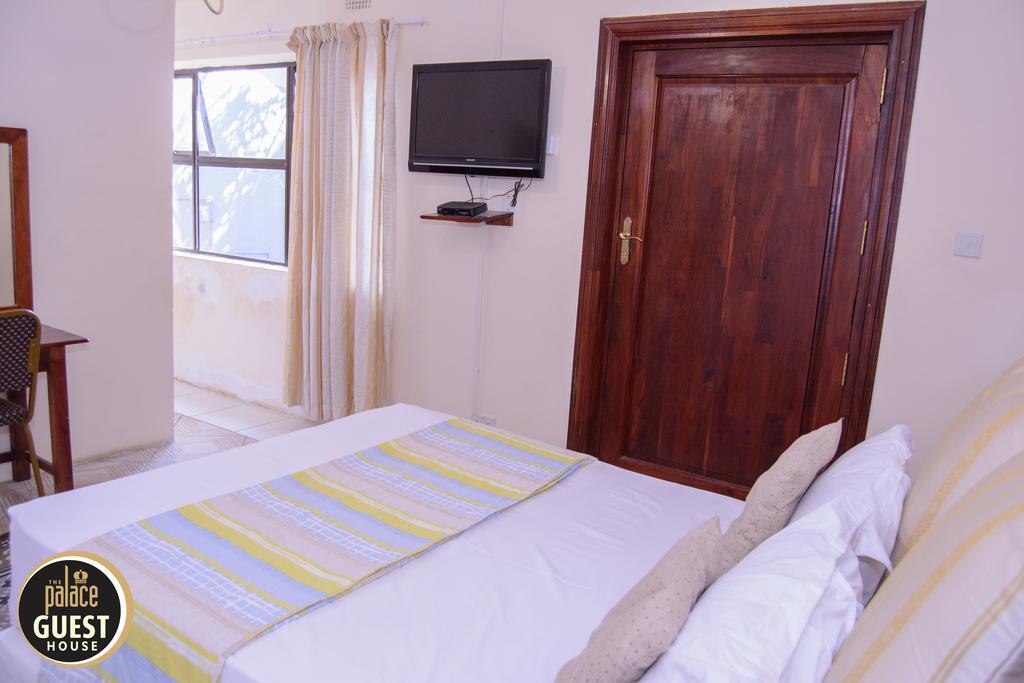 The Palace Guest House Harare Buitenkant foto