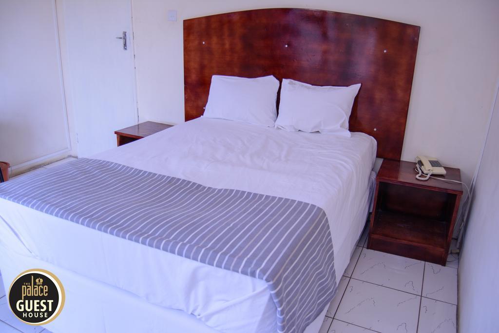 The Palace Guest House Harare Buitenkant foto
