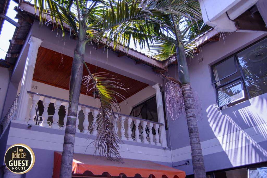 The Palace Guest House Harare Buitenkant foto