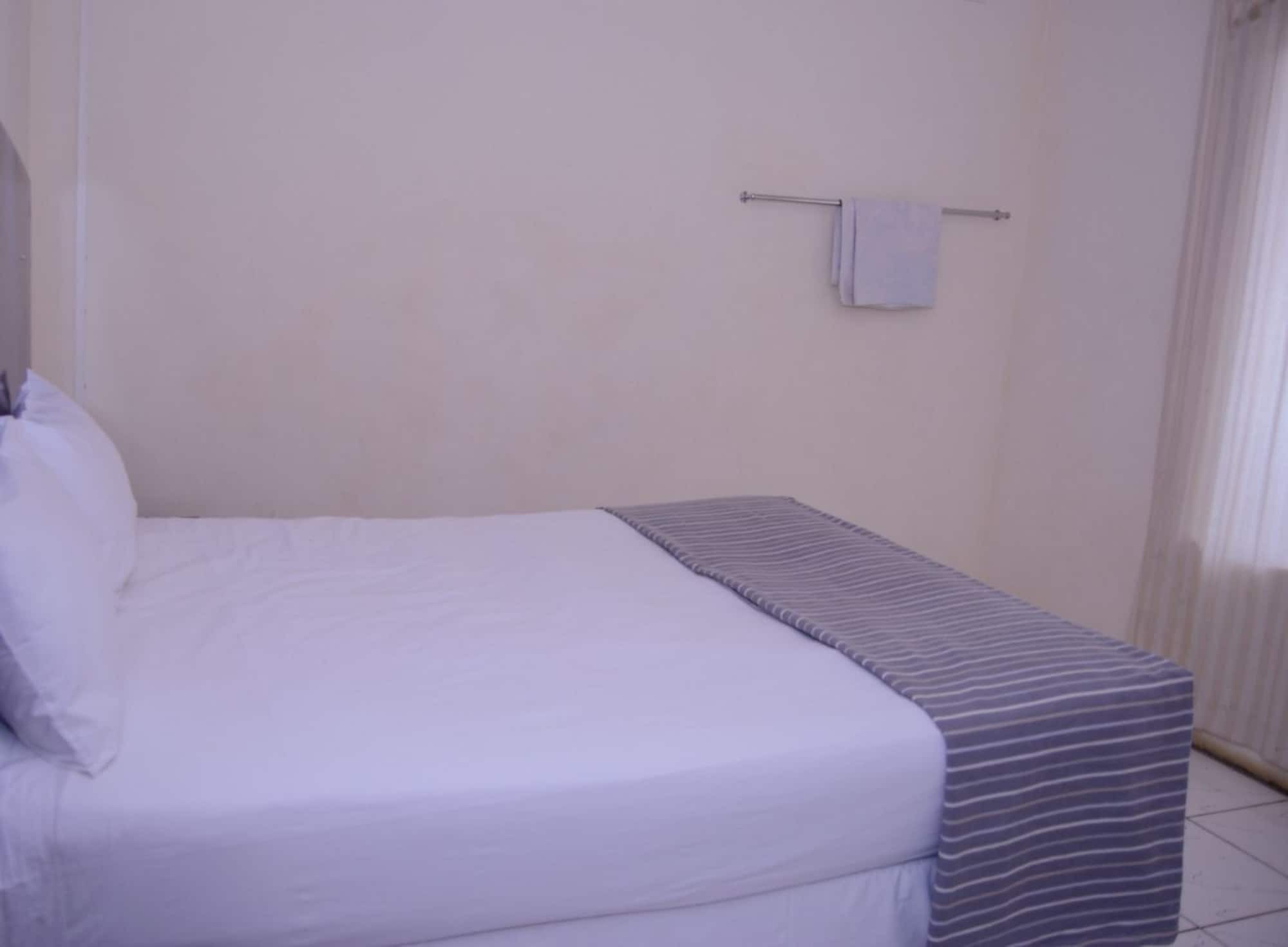 The Palace Guest House Harare Buitenkant foto